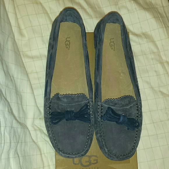 Sold. Ugg meena locomotive gray flats slippers 7.5