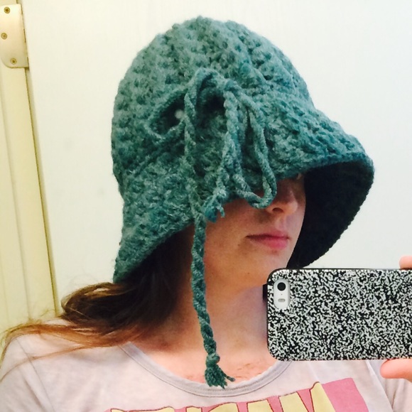 Knit hat - Picture 3 of 4