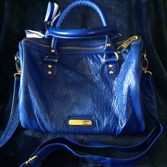 Blue Steve Madden Purse. Used for maybe 2 weeks.