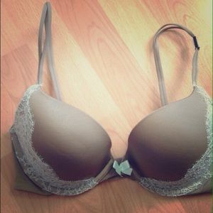 Reserved Victoria's secret bra bundle! Do not buy