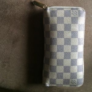 Louis Vuitton Damier print wallet