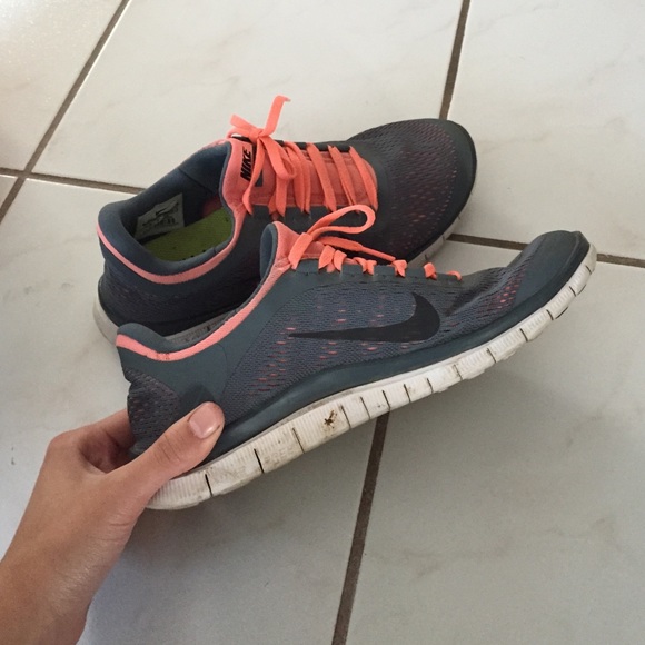 nike free run coral and grey nike free run coral and grey