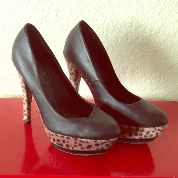 Privileged Black and Leopard Pumps Sz 6