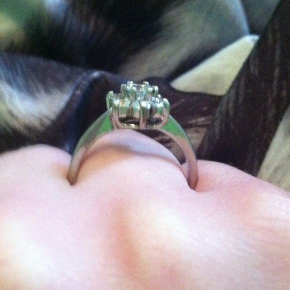 Flower Ring - Picture 2 of 4
