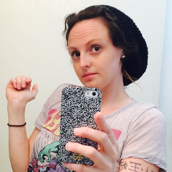 Black knit hat - Picture 2 of 3