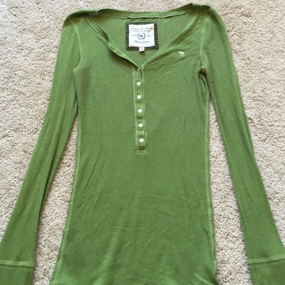 Abercrombie green long sleeve