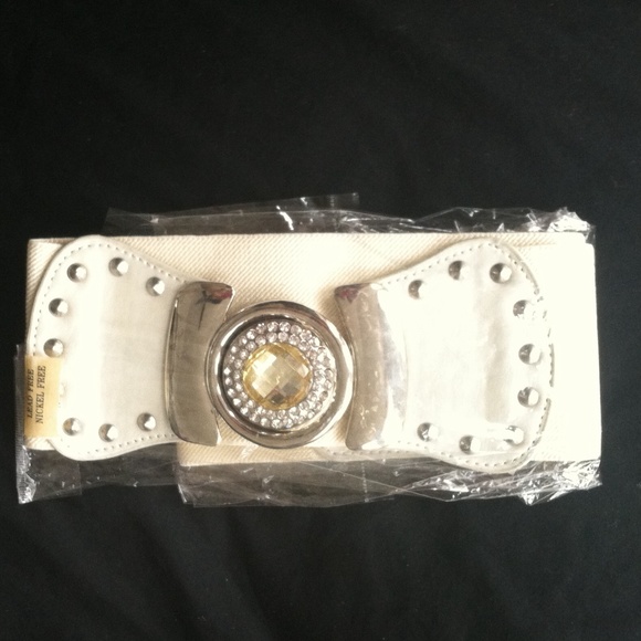 Off white belt still in package