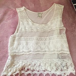 Forever 21 crochet crop top.. Great for the beach!