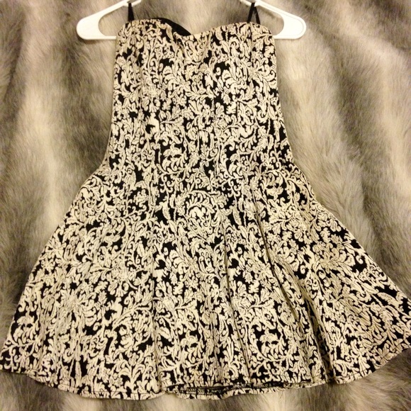 Black and white strapless dress