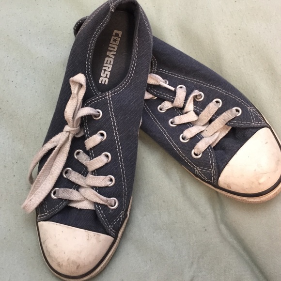 Navy blue converse