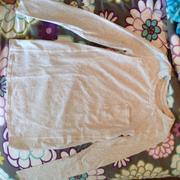🎀lululemon find your zen long sleeve size 2/4🎀