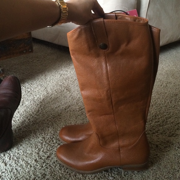 Brand new cognac boots!