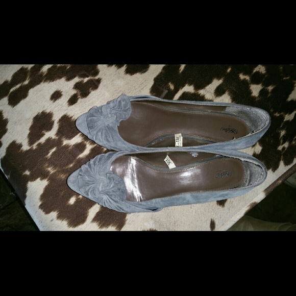 Shoes - Picture 1 of 2