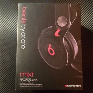 Beats by dee mixr headphones