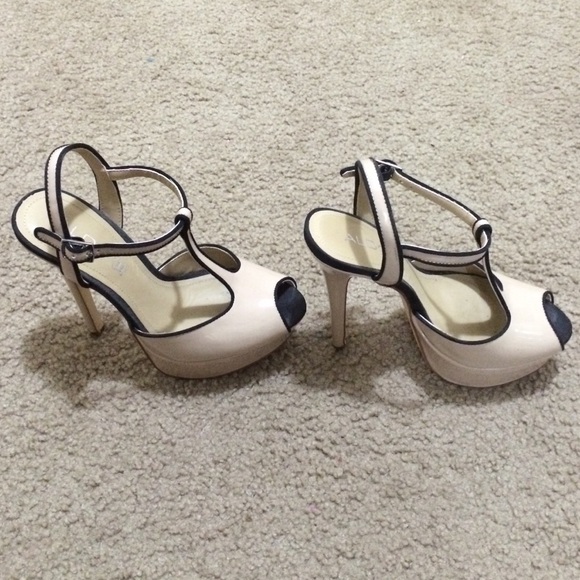 ALDO nude/black peep toe heels - Picture 2 of 4