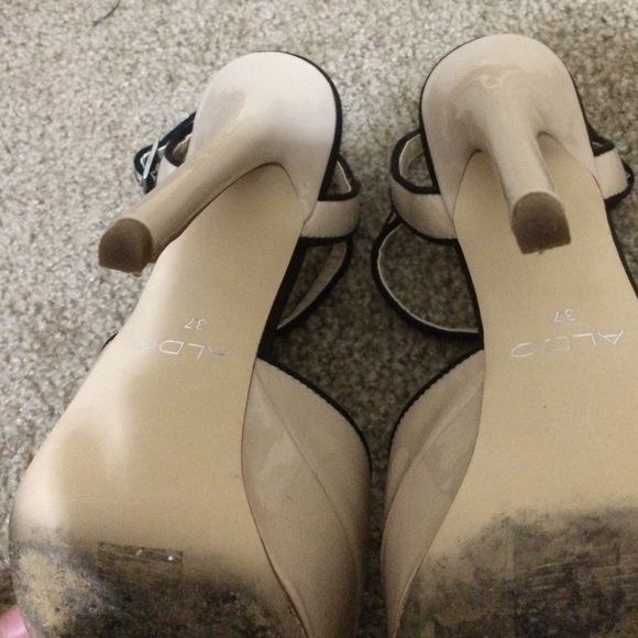 ALDO nude/black peep toe heels - Picture 4 of 4