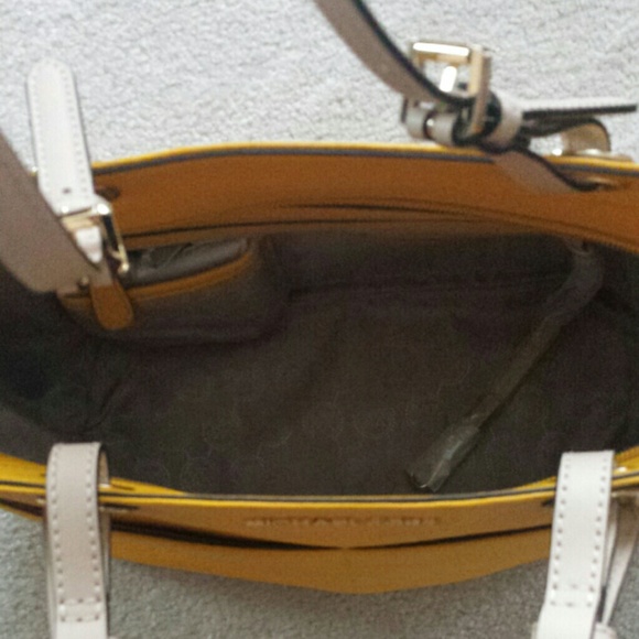 NEW Michael Kors shoulder tote bag -SOLD - Picture 2 of 3