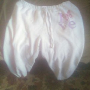 White capri