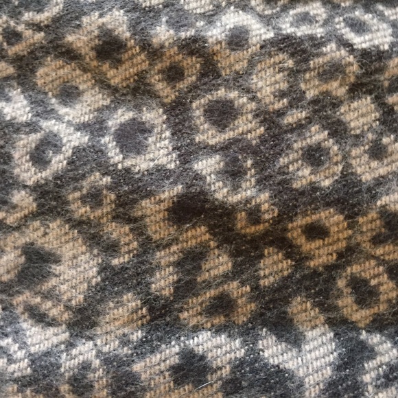 Leopard scarf - Picture 2 of 2