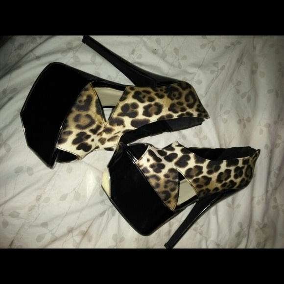 Bundle for G33KGIRLI!! Leopard Print Heels Size 8! - Picture 2 of 4