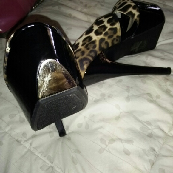 Bundle for G33KGIRLI!! Leopard Print Heels Size 8! - Picture 4 of 4