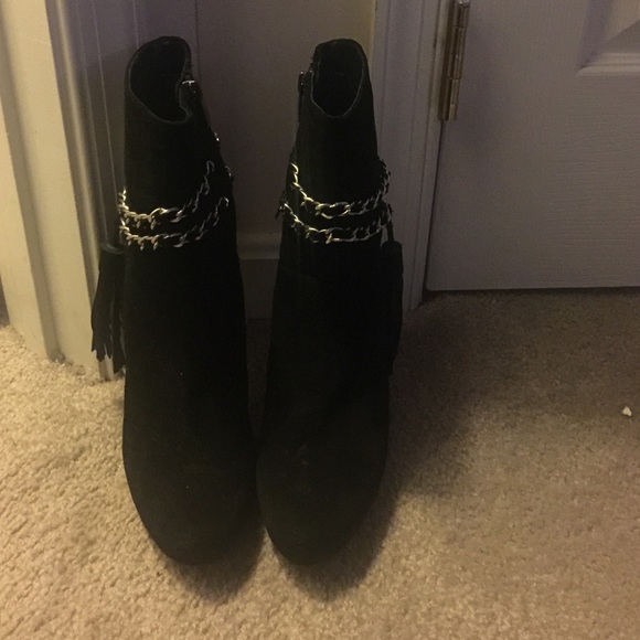 Boots - Picture 2 of 4