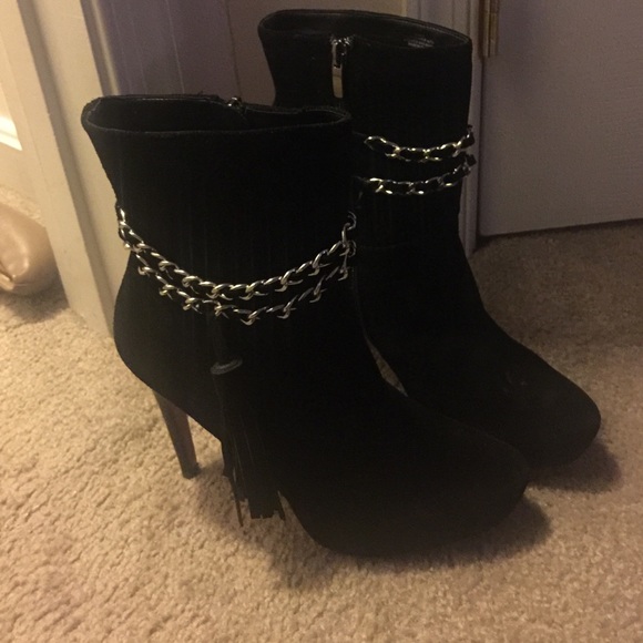 Boots - Picture 3 of 4