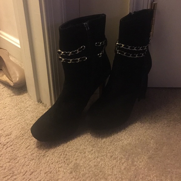 Boots - Picture 4 of 4