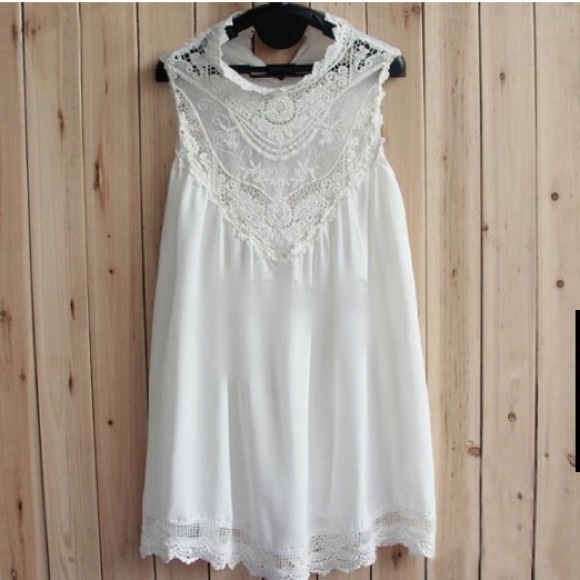 🚨SOLD🚨White dress/top with lace.New - Picture 2 of 3