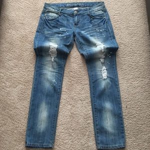 Destroyed denim jeans👖
