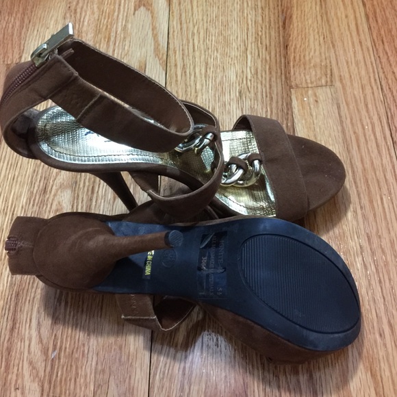 High heels - Picture 3 of 3