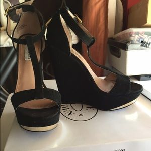 Steve Madden "xtrime" size 6