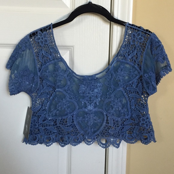 Crop Lace top (with tag)