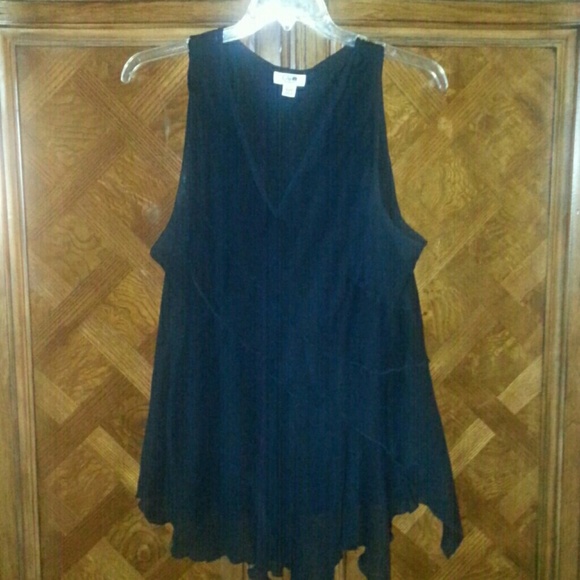 Sleeveless Black Top Plus Size 26/28