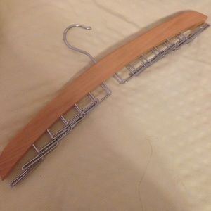 18 Belt/Scarf Wooden Hanger