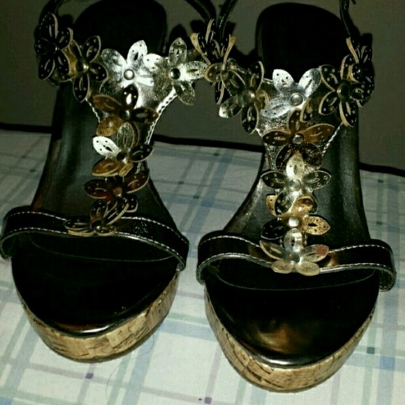 Deb wedges size 7