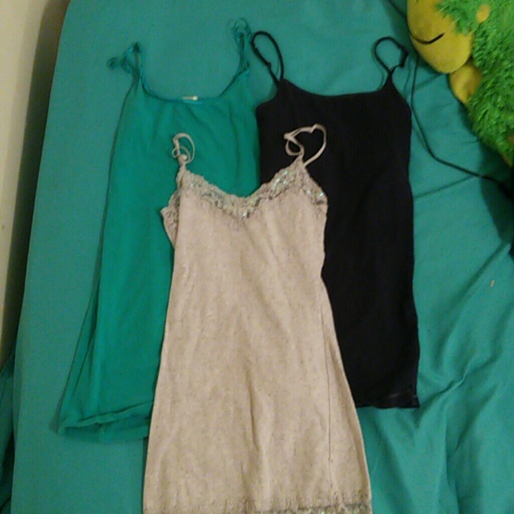 Tank tops - Picture 3 of 3