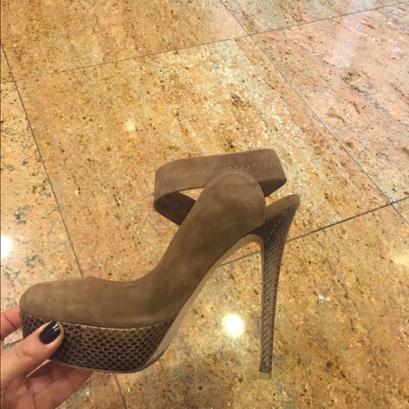 Pella Moda - Picture 4 of 4