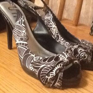 Black & white sling back peep toe shoes
