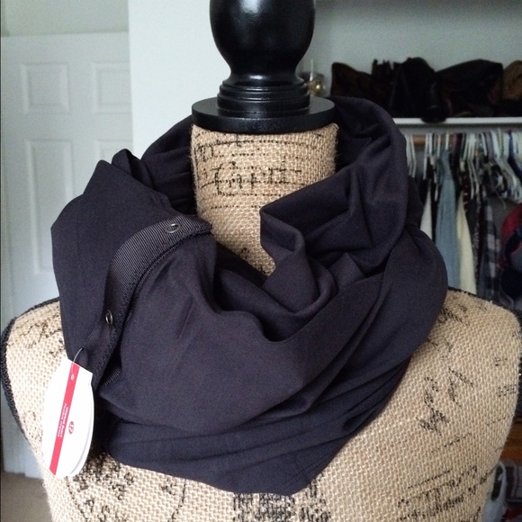 lululemon athletica Accessories - ⚡️ONE DAY SALE⚡️NWT Black Lululemon Vinyasa Scarf