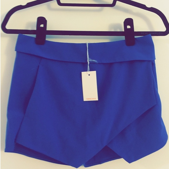 โSOLDโ๐HP๐ Envelope Skort - Picture 2 of 4