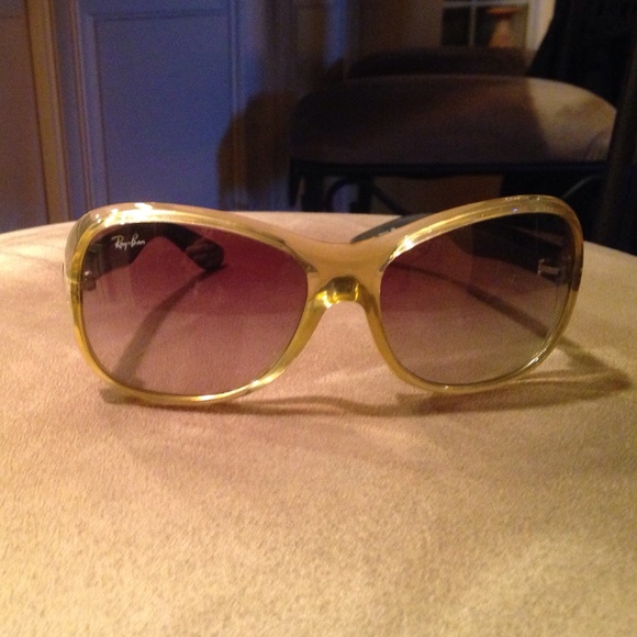 Ray ban sunglasses - Picture 1 of 2