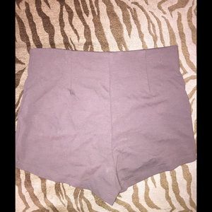 Who wears short shorts?!?!