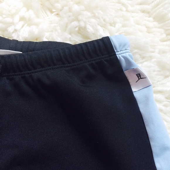 Biza | Black & Baby Blue Yoga Capris - Picture 5 of 6