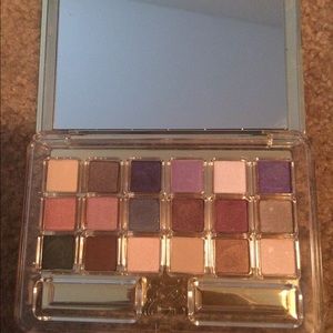 Estée Lauder eyeshadow palette