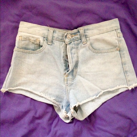 Light wash high waisted shorts - Picture 1 of 1