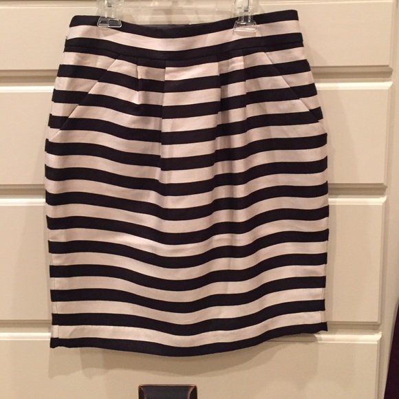 Black and cream lined rayon skirt