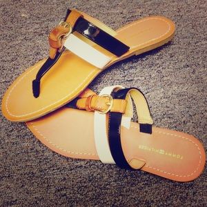 Tommy Hilfiger flip flops