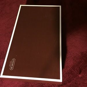 COACH. Gift box