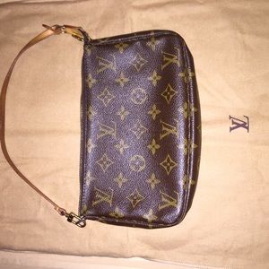 Authentic Louis Vuitton Pochette